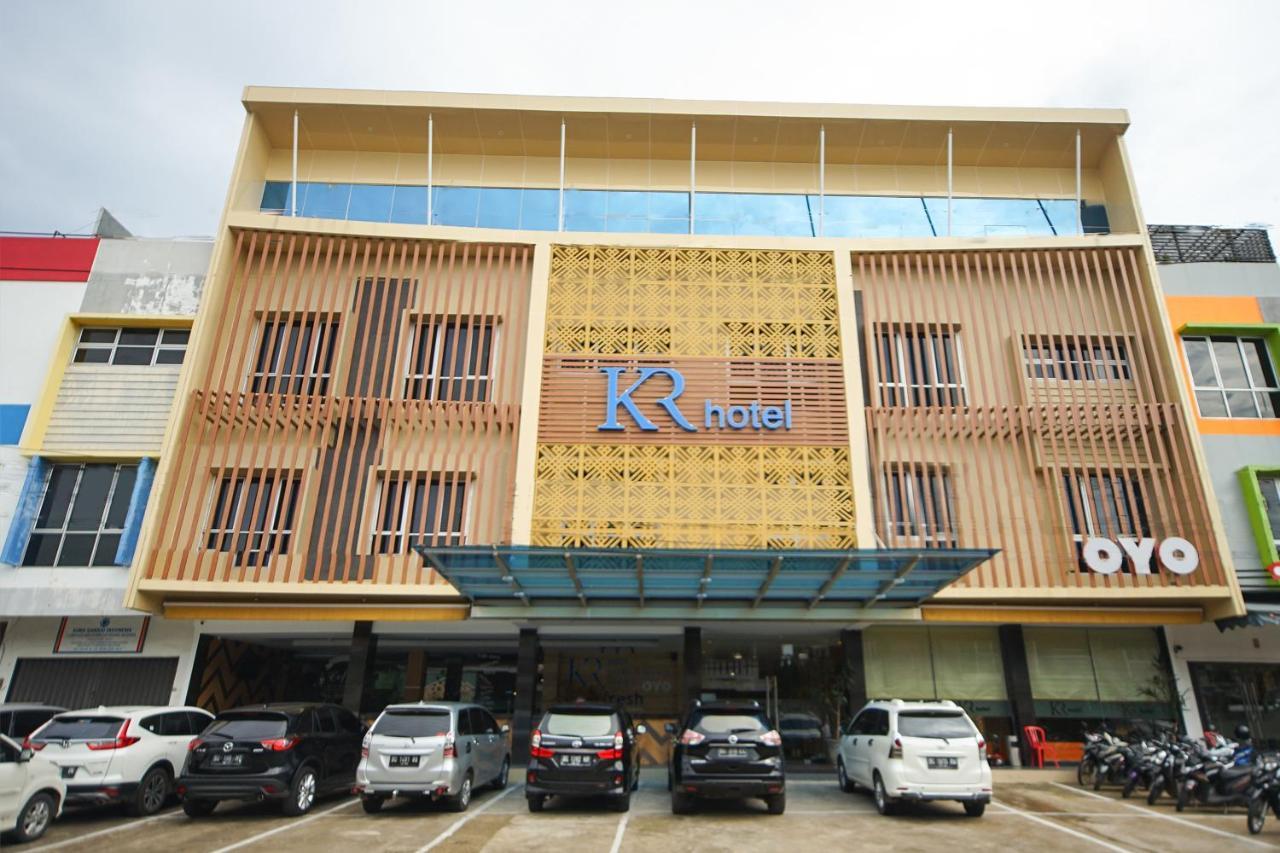 Vaccinated Staff - OYO 344 KR Hotel Palembang Exterior foto
